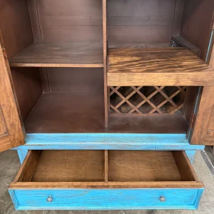 Bar con porta copas y porta botellas